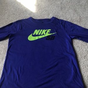 Girls brand new tags on Nike long sleeve shirt
